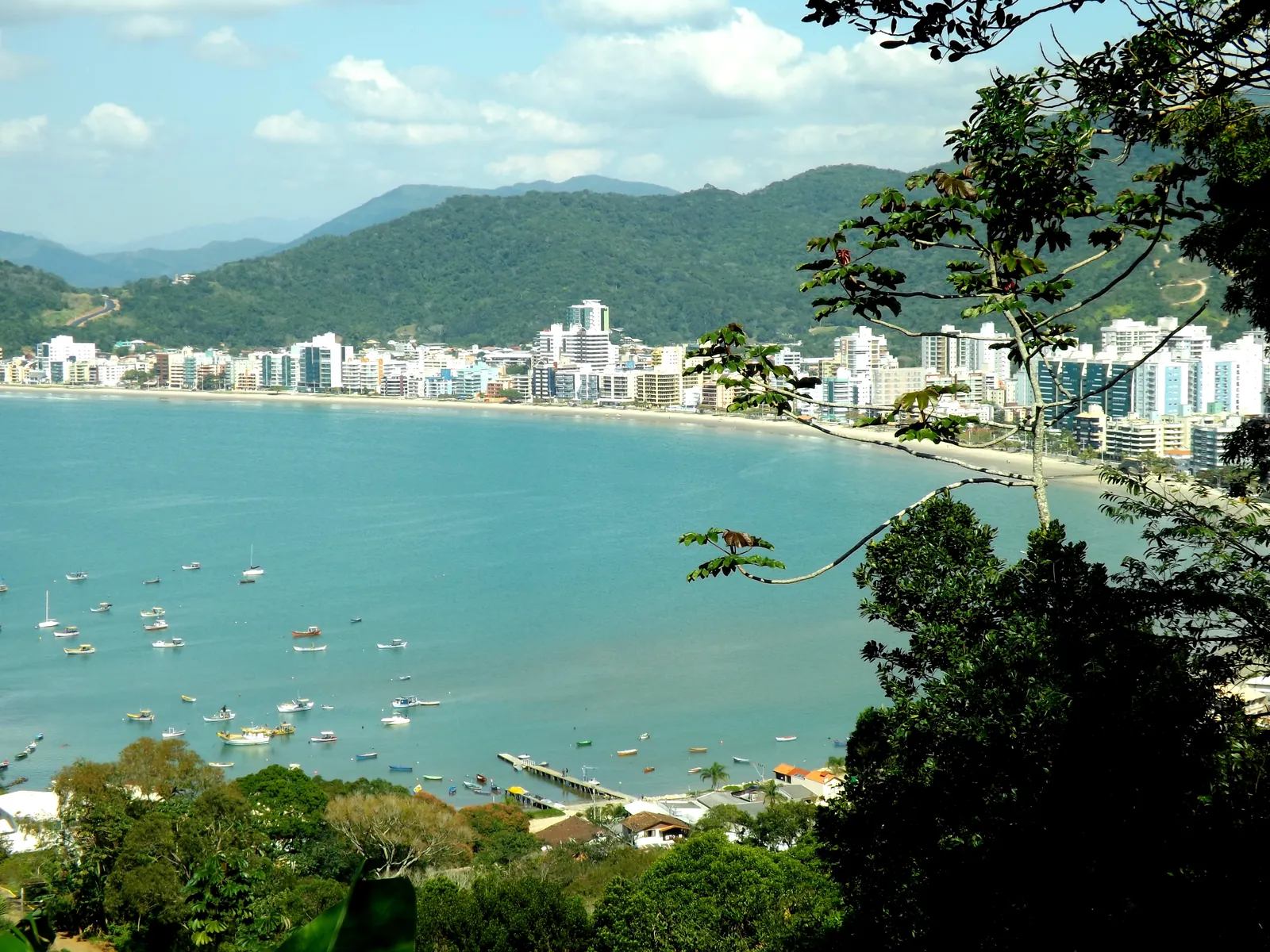 Orla de Itapema vista do Canto da Praia, Santa Catarina