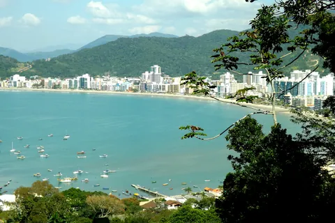 Orla de Itapema vista do Canto da Praia, Santa Catarina